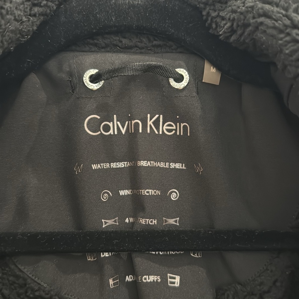 Calvin Klein rain jacket medium - Picture 2 of 4